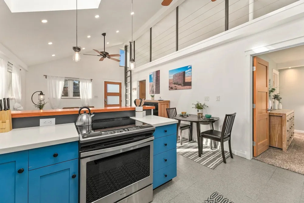 Vibrant Downtown Bungalow – Walk Everywhere!