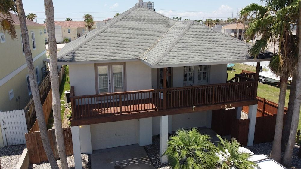 Hart's Pool House