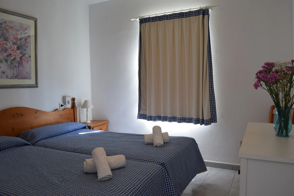 Apartamentos Las Brisas I & II
