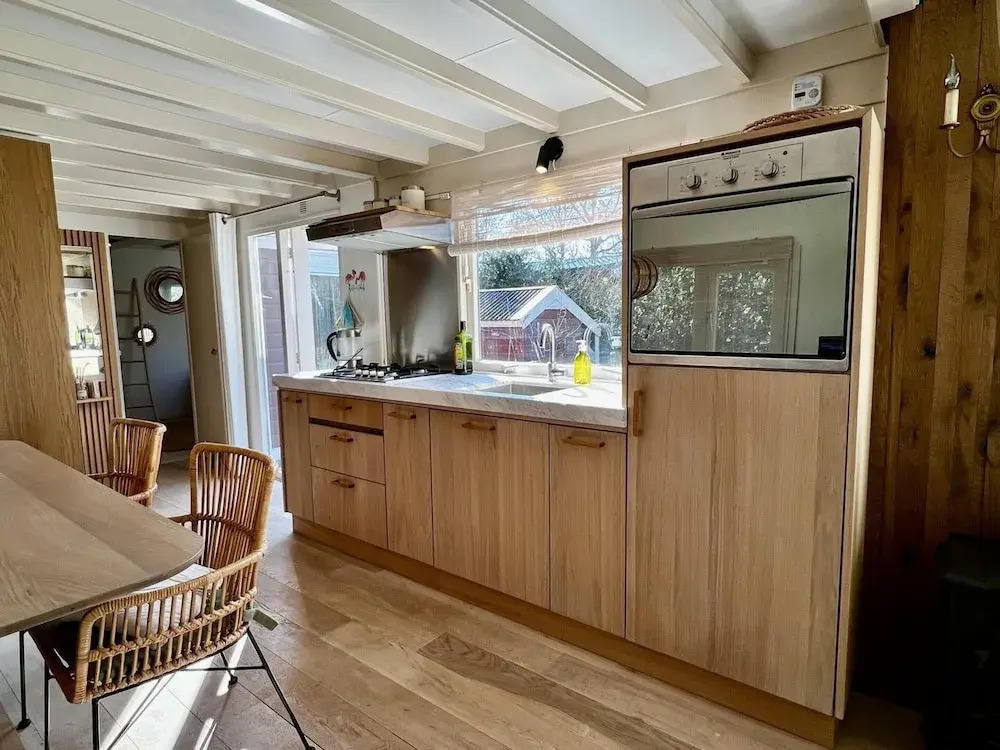 Chalet for Four Guests Near Beach