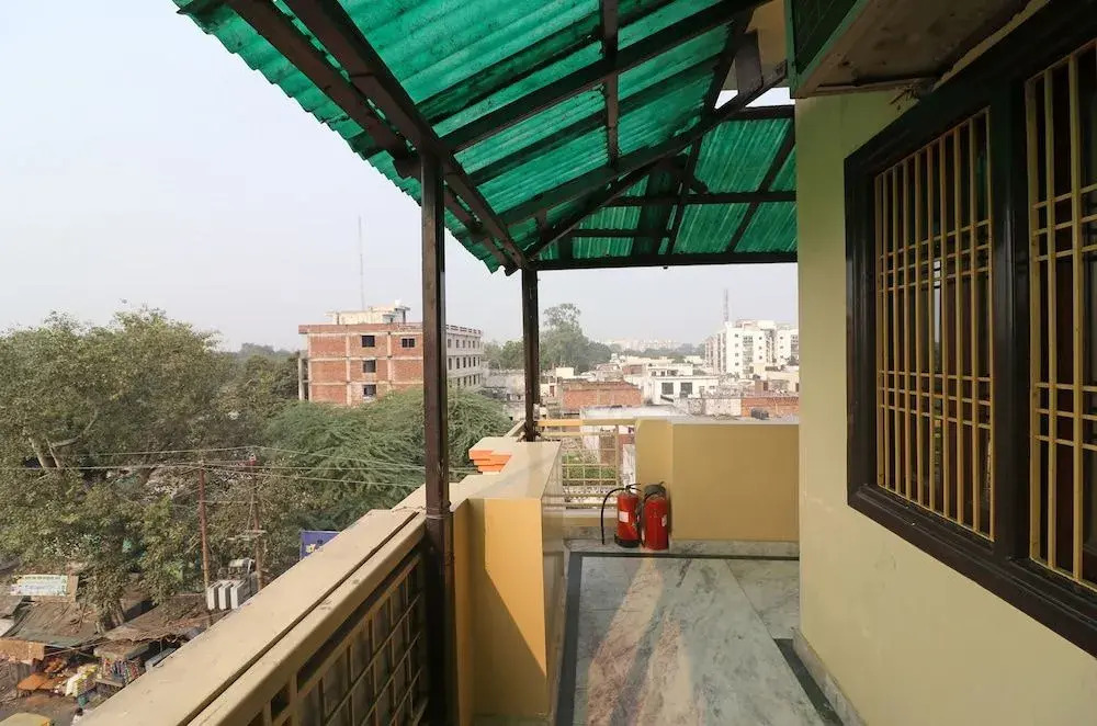 OYO 24951 Vaibhav Palace