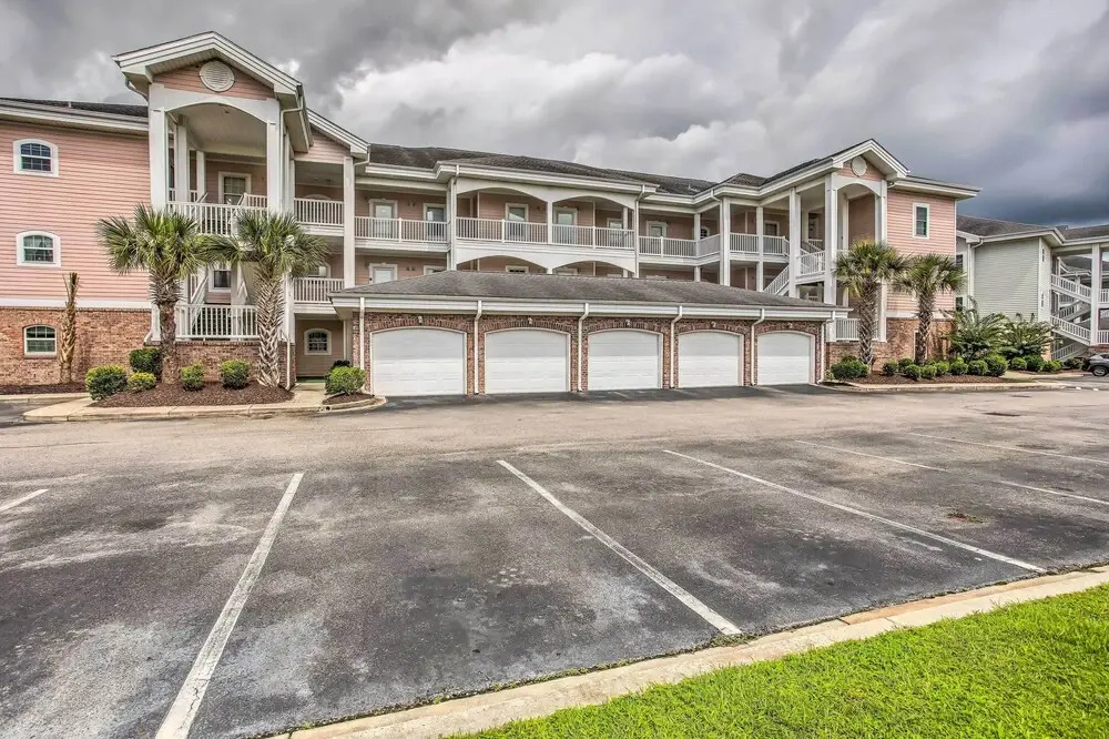 Tasteful Myrtle Beach Condo With Patio & Pool!