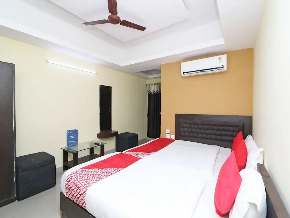 OYO Flagship 38019 Hotel Sea Sand