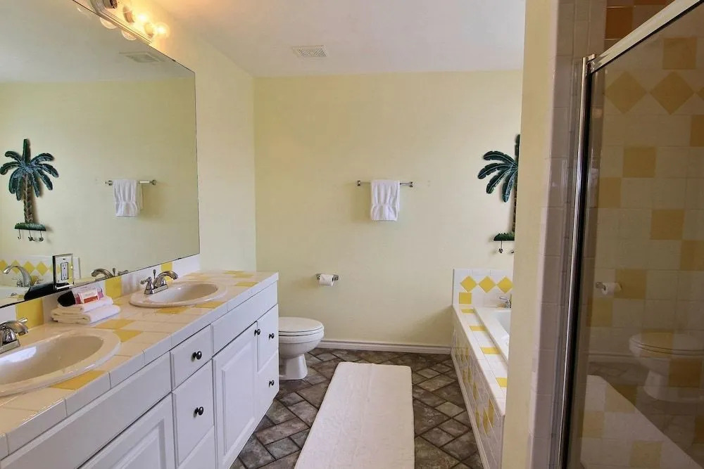 Sunny Daze 690sp 6 Bedrooms 3 Bathrooms Home