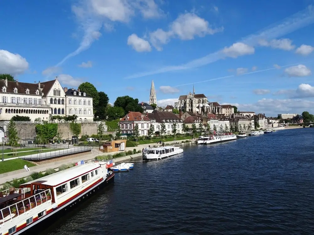 Apartment With 3 Bedrooms in Auxerre, With Wifi