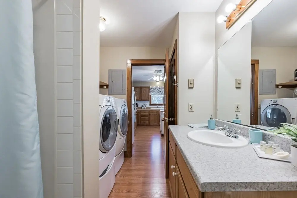 Cozy Bungalow Just Minutes From Mystic, Westerly Beaches, Boating And Casinos! 1 Bedroom Bungalow by RedAwning