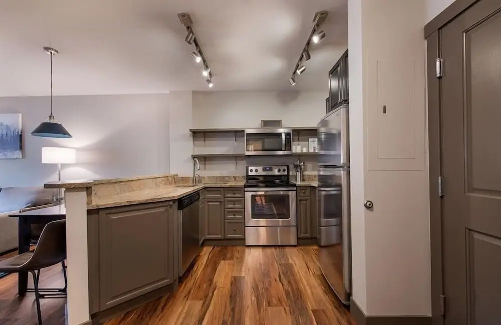Slopeside Ski-In Ski-Out Condo - Zephyr Mountain Lodge Premium-Rated 1214