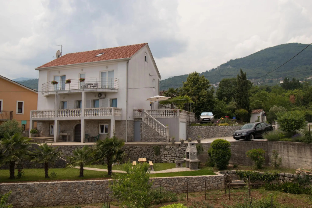 Apartment Mladen
