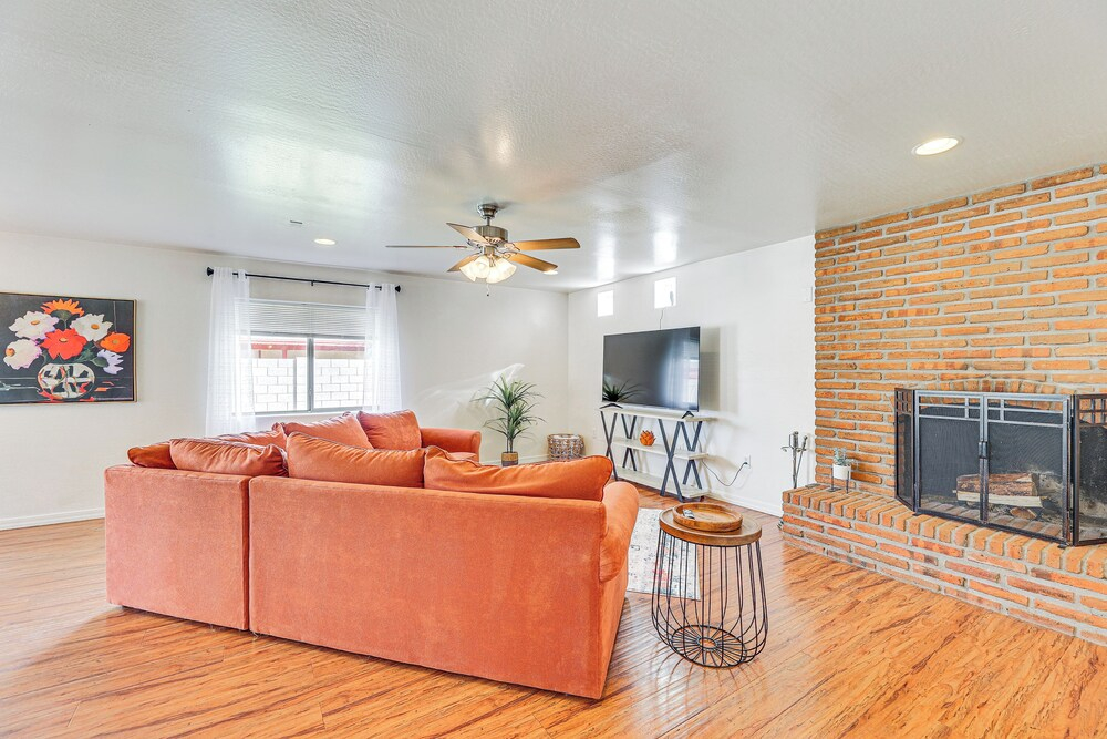 Private Pool & Patio: Home Near Mesa Arts Center!