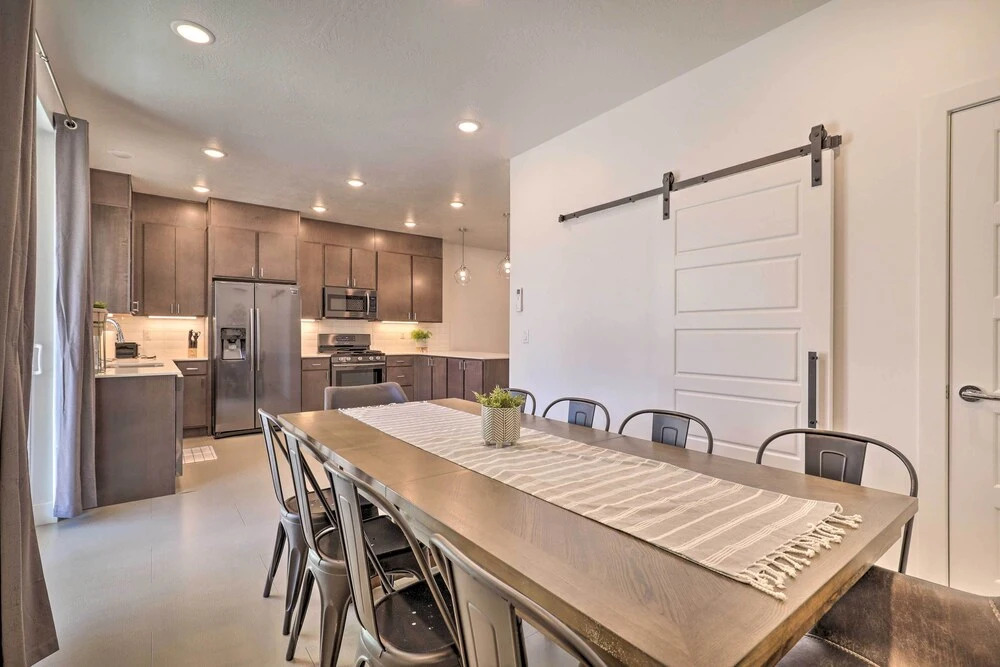 Villa w/ Hot Tubs ~ 5 Miles to Historic St. George