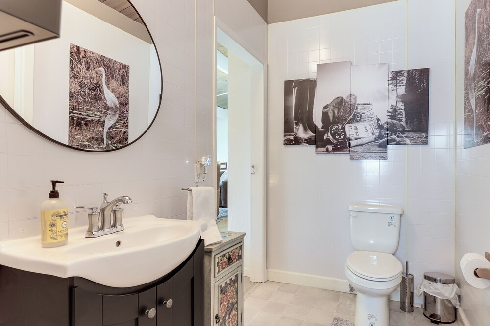 Clear Lake Gem on Canal w/ Dock: Dogs Welcome