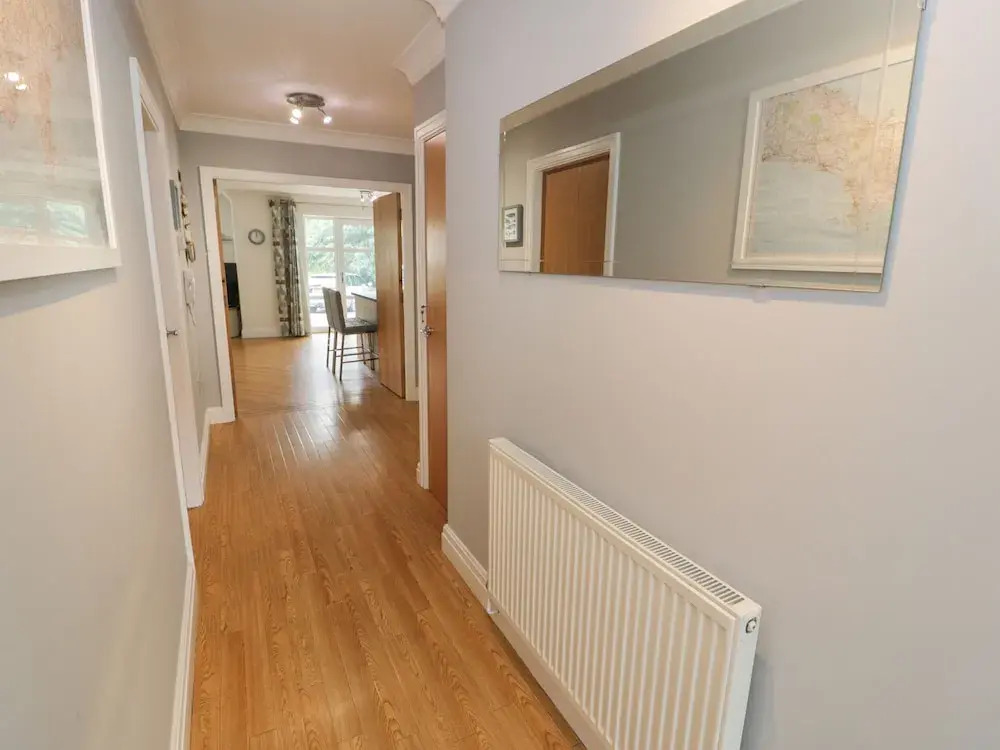 Apartment 6
