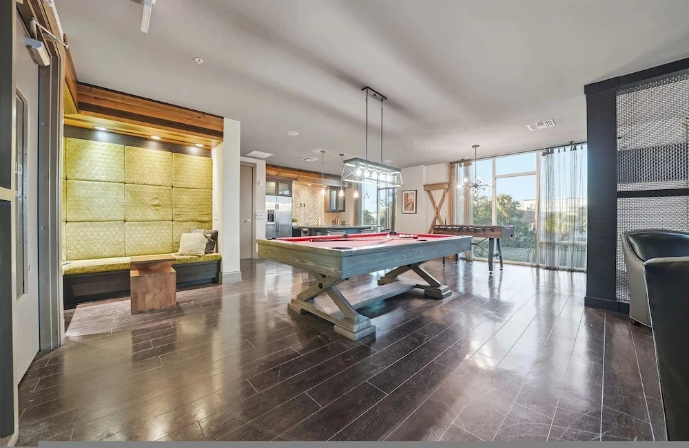 Modern 2BR w Pool Pet-friendly Unit 19