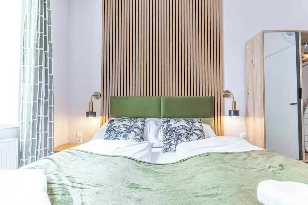 4BR Apt. for Groups 6-Min to Stadthalle