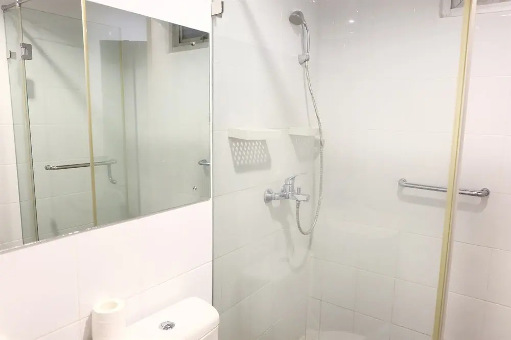2 Bedroom Senayan Apartment by Travelio