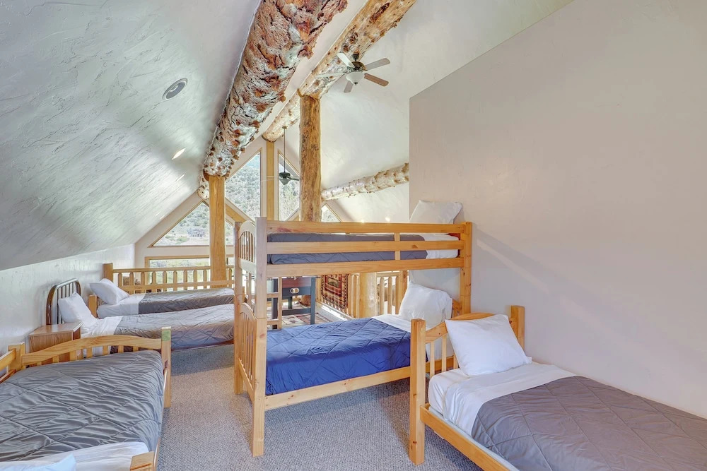 Rustic Sterling Cabin: Walk to Palisade Lake!