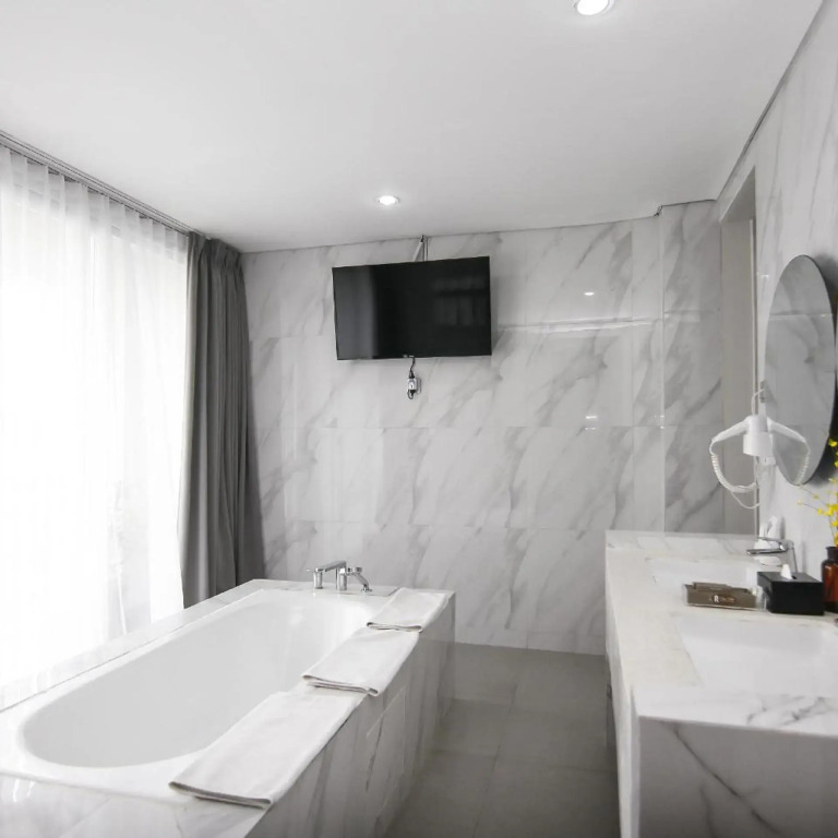 Raja Hotel Kuta Mandalika Resort & Convention