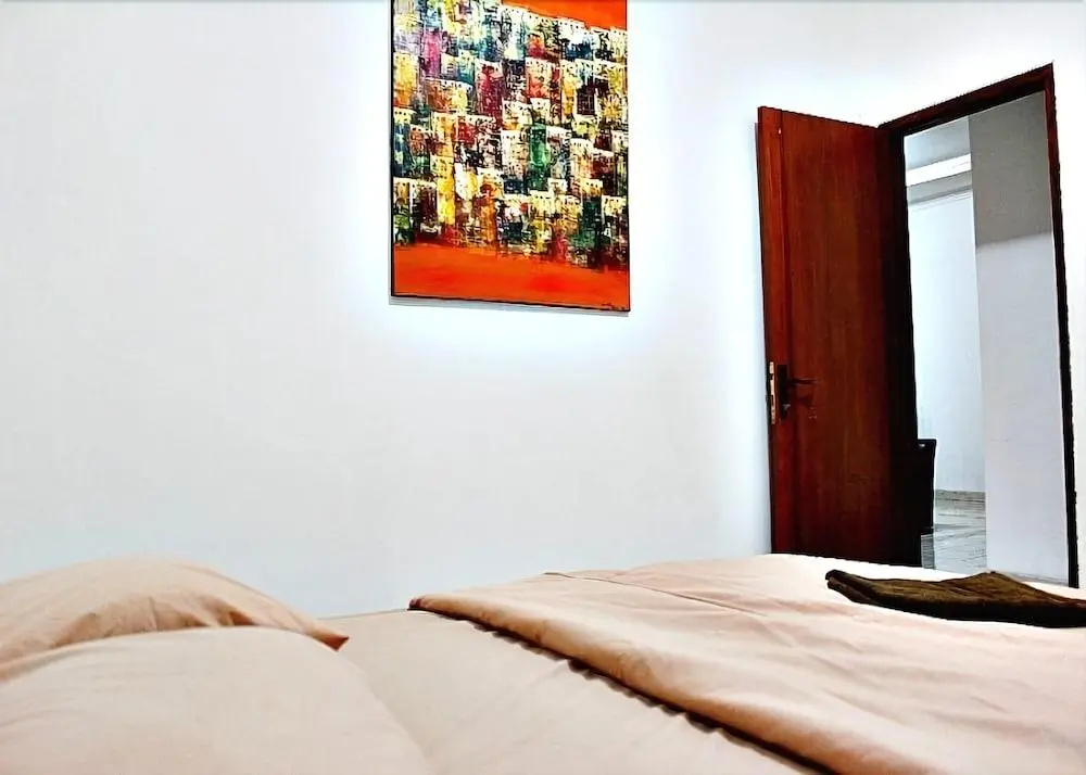 De Nuansa Dago Villa by HouseinBandung