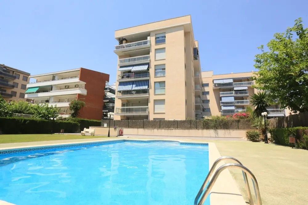 Apartamento Moderno Para 5 Personas en La Pineda