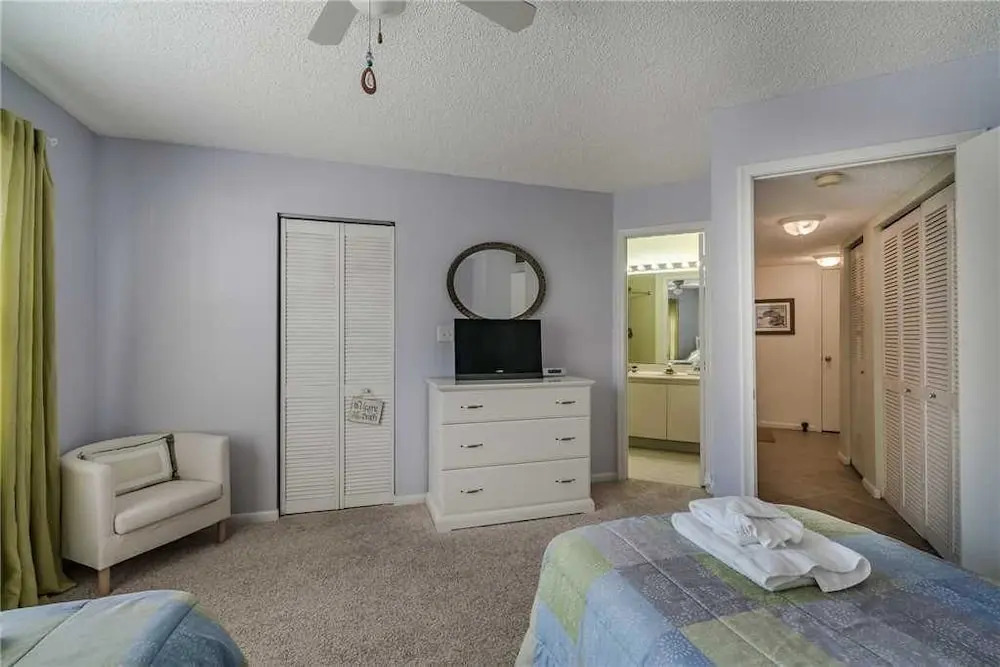 Vista Verde East - Two Bedroom Condo - 1-103