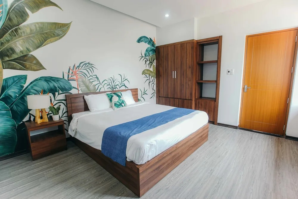 Royal Lion Hotel and Apartment