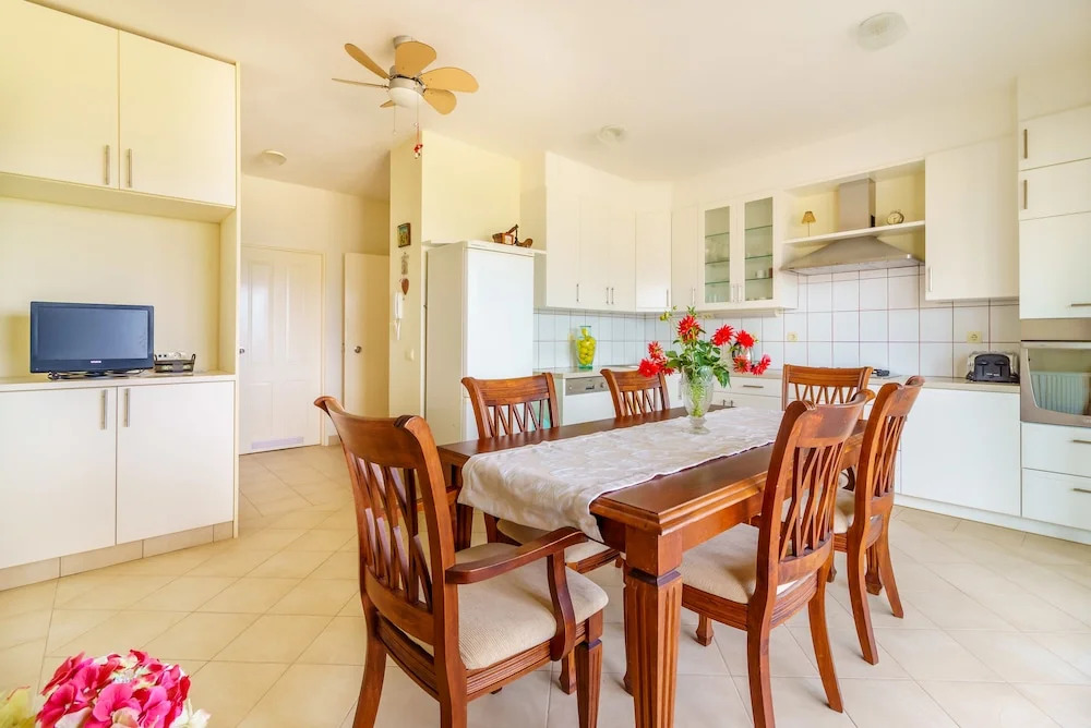 Kis Residence