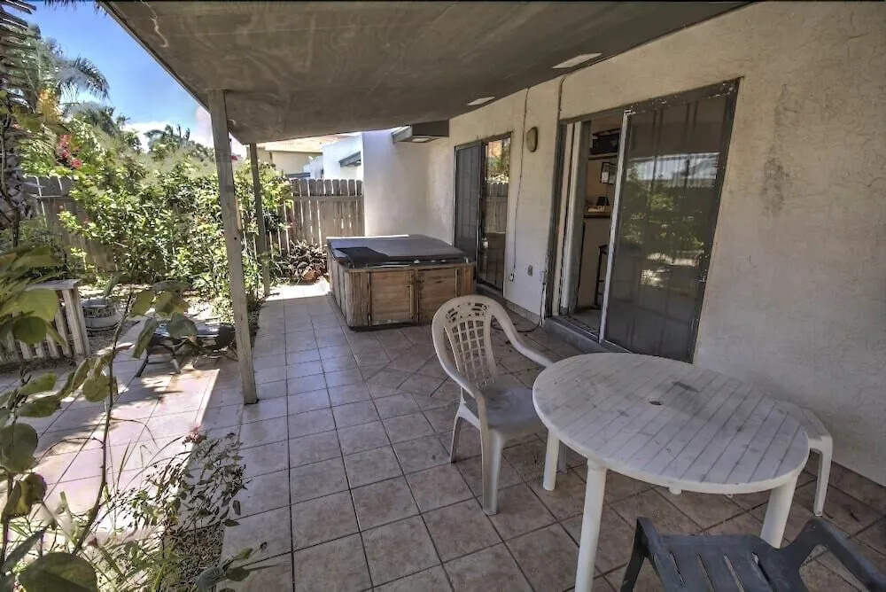 The Campeche Town House 2 Bedroom Townhouse by RedAwning
