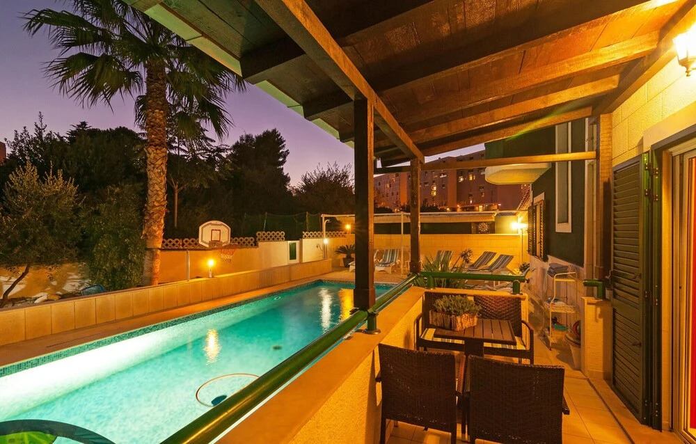 Beach Front Home In Split With Sauna