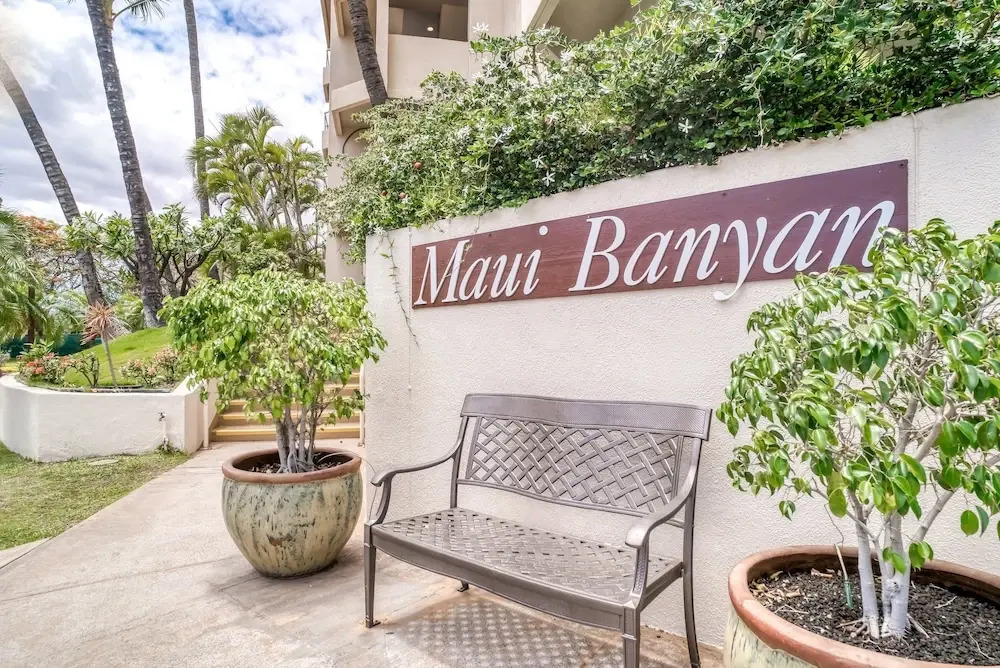 Maui Banyan H506 1 Bedroom Condo by RedAwning