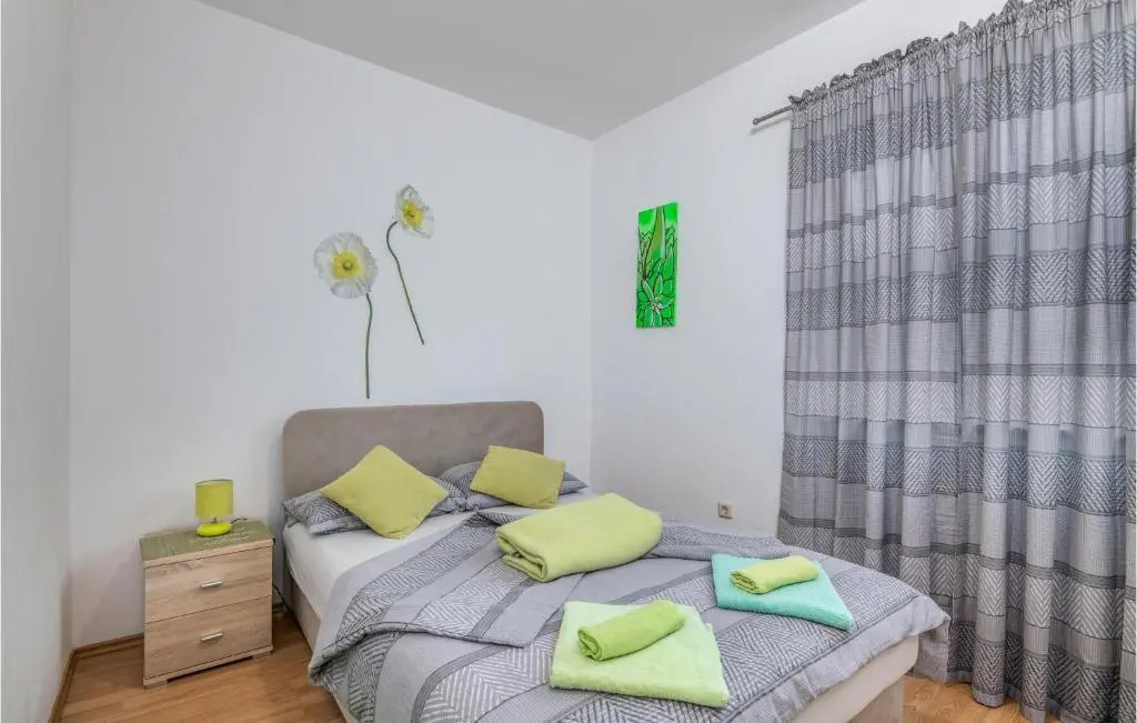 Nice Apartment in Skrpcici With Wifi and 3 Bedrooms