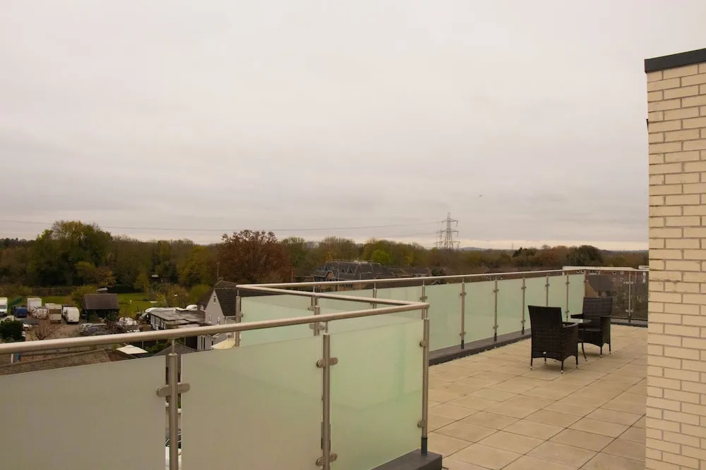 Livestay - 2bed Penthouse With Wrap Around Balcony