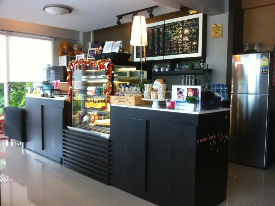Home Place  Lopburi Hotel