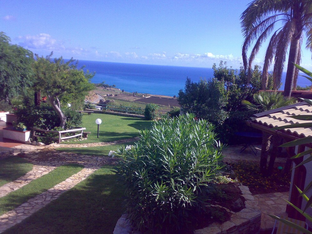 "scopello Savi-sea View House"