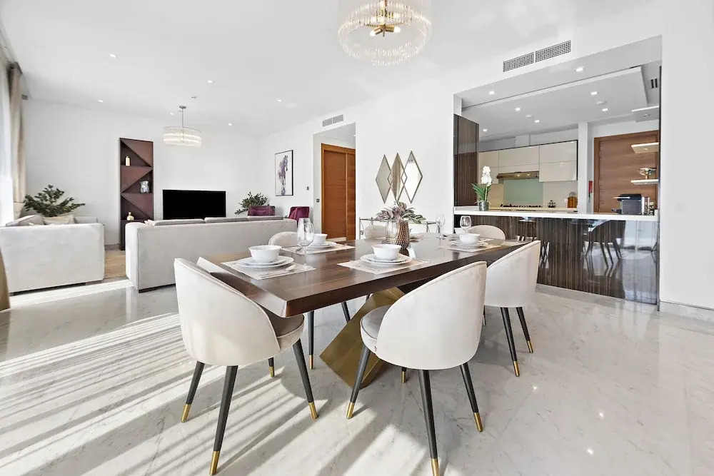 WelHome - Luxe Villa With Private Pool Near The Beach