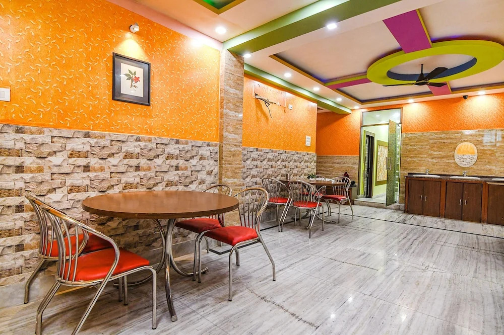 FabHotel Nest