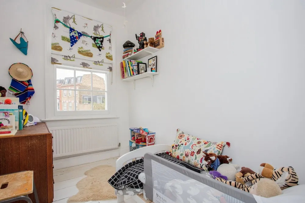 Stunning 2 Bedroom House in De Beauvoir Town