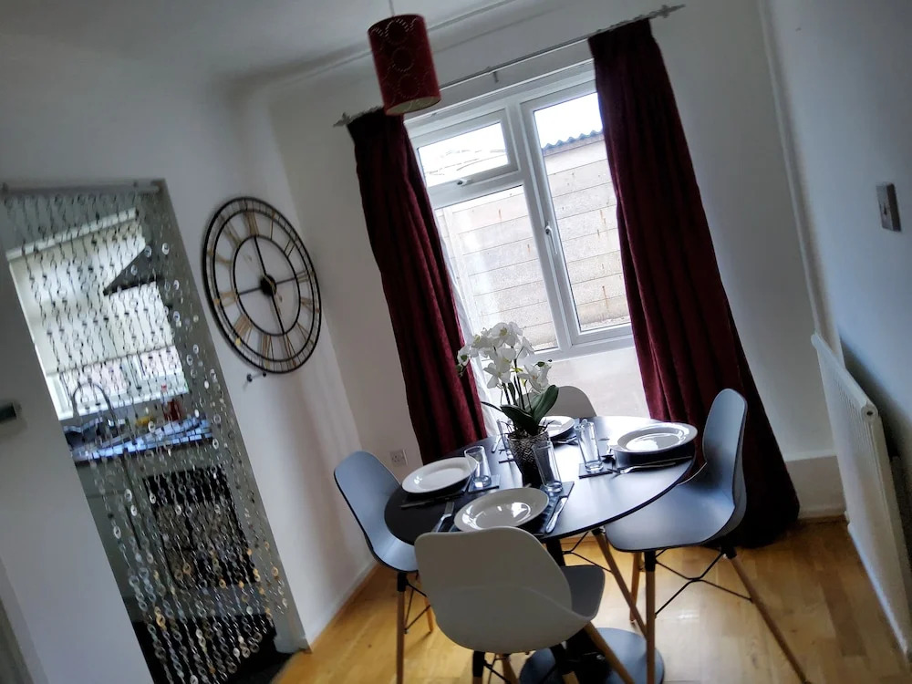 Charming 2-bed Apartment Located in Elham Norwich