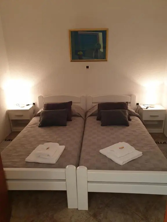 Rooms and Apartments V&M