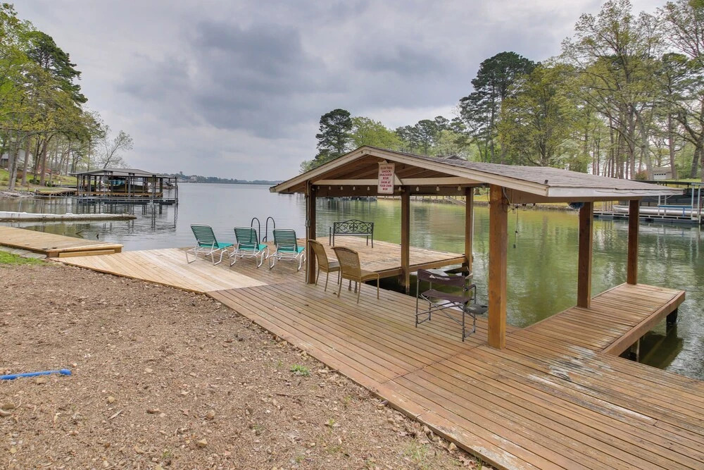 Cozy Lake Cabin w/ Dock in Hot Springs Natl Park