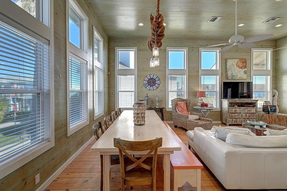 Playin' Hookie 5 Bedroom Home by Redawning