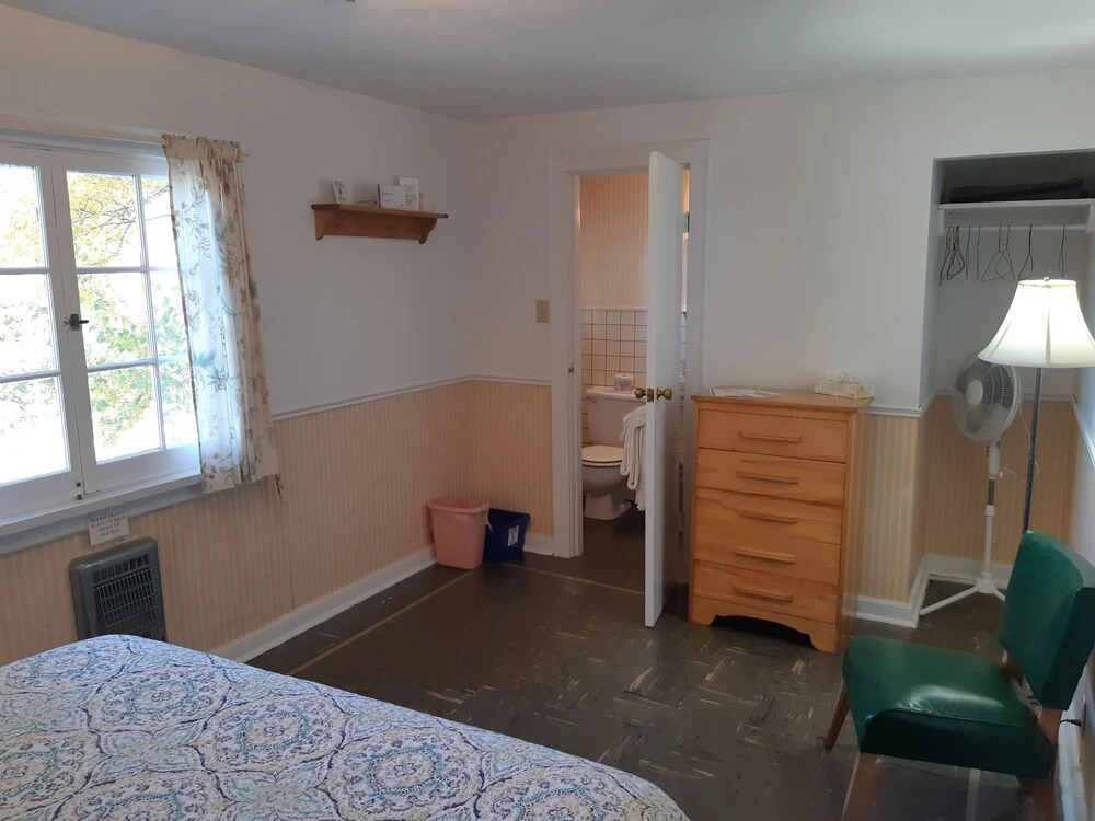 Miners Bay Lodge