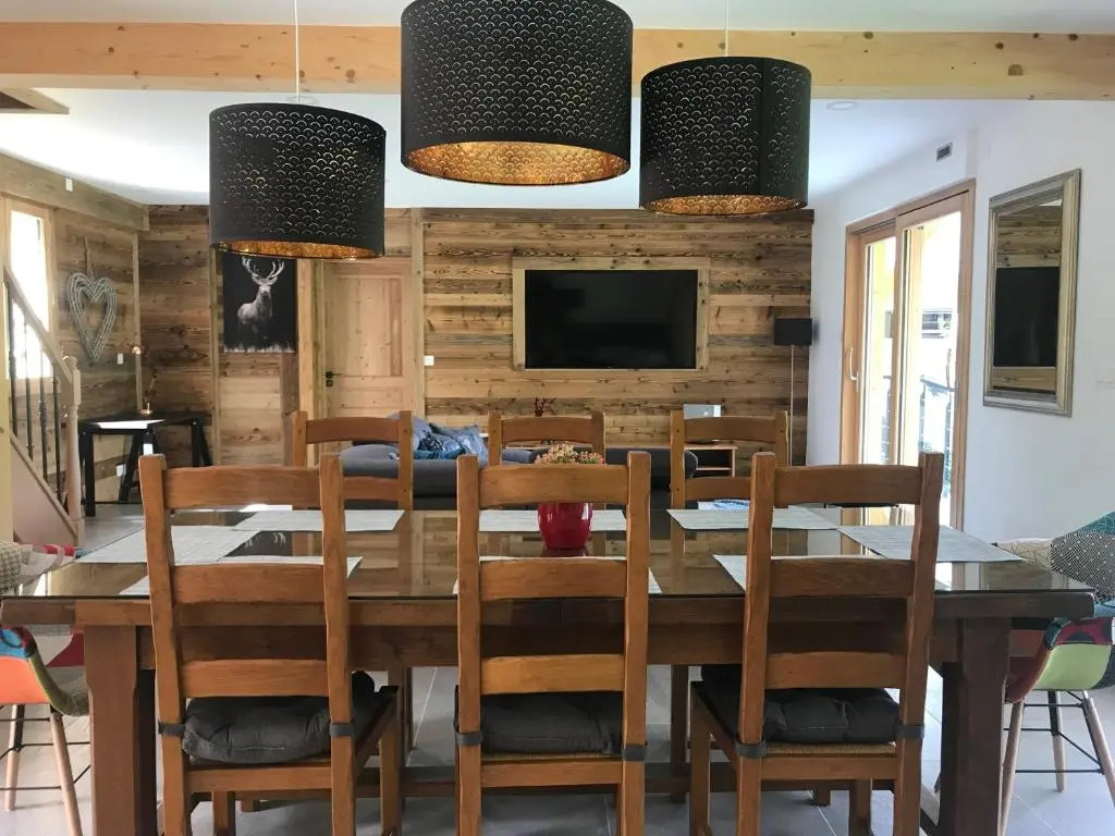 Chalet Barbara with swimming pool in the heart of Oisans