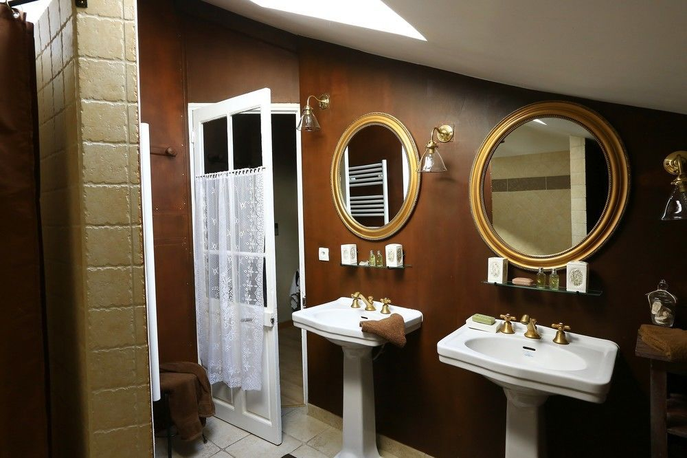 Domaine de Rhodes - 5 Chambres et 7 locations de vacances