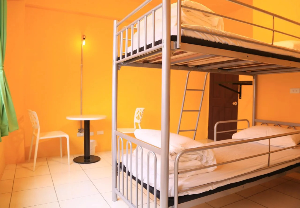 Warm House Hualien Hostel Backpacker(Over Head Hostel)