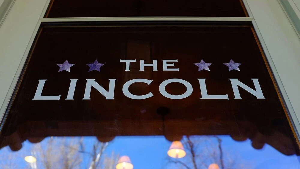 The Lincoln 304