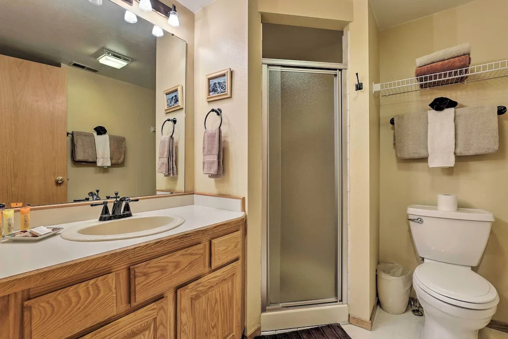 Walk to Main Street: Frisco Townhome w/ Decks