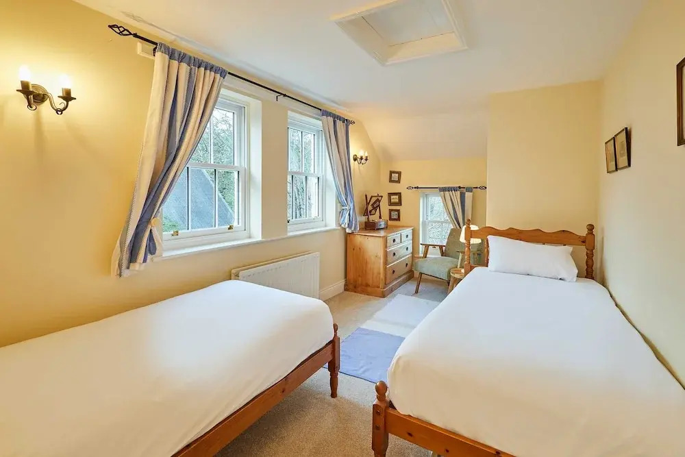 Host Stay Newton Cottage