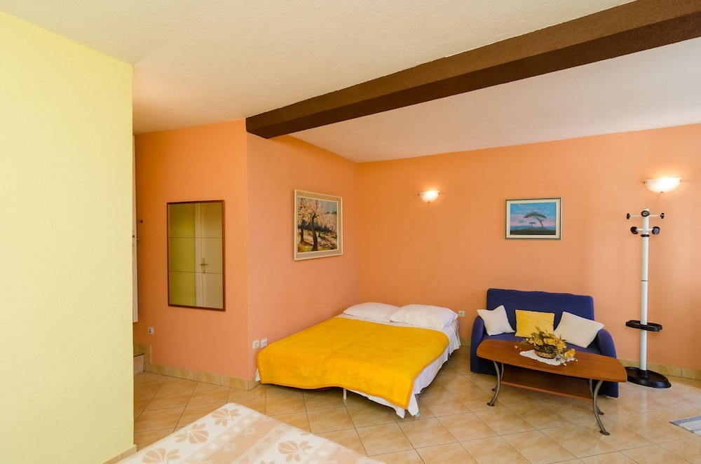 Apartment Oli