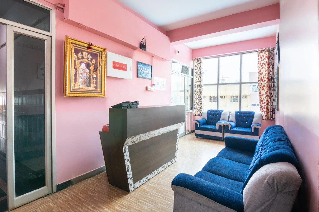 OYO Flagship 22101 Shree Raksha Comforts