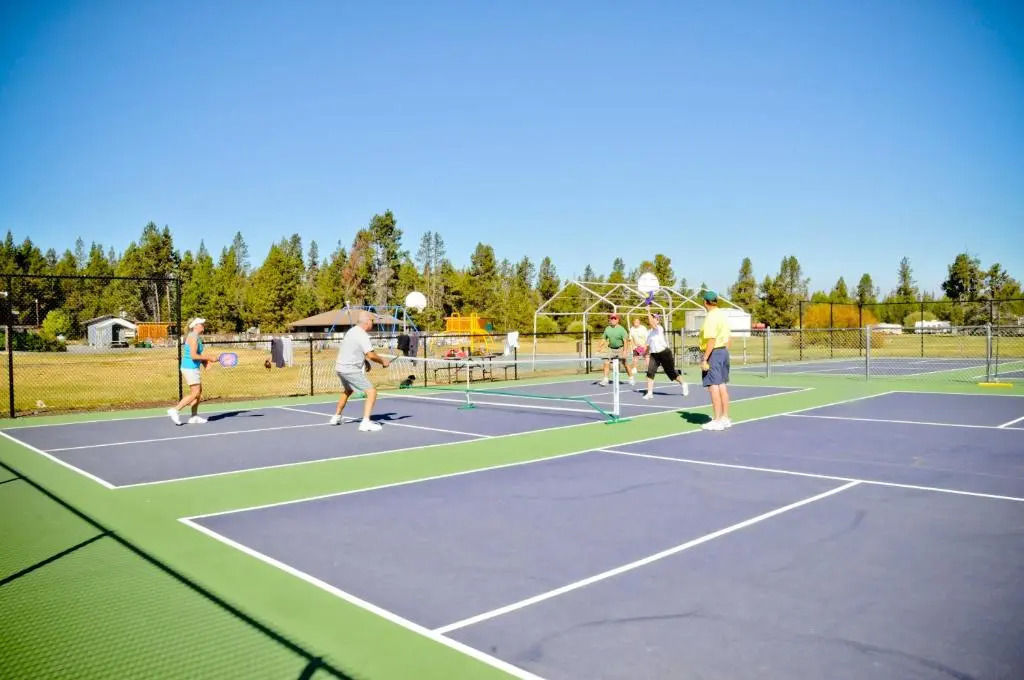 Bend-Sunriver Camping Resort Studio Cabin 8